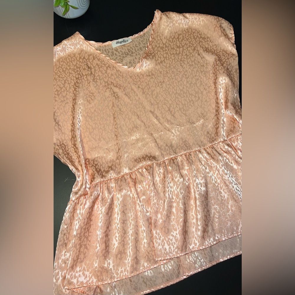 Haptics by Holly Harper Silky Peach Leopard Print Blouse Size Medium